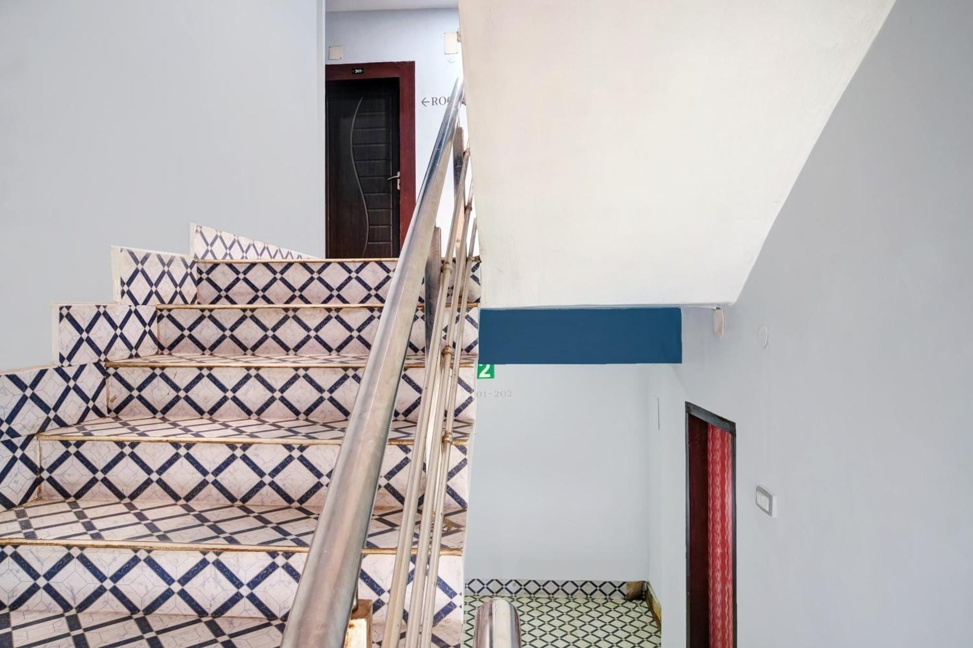 Hotel O Noonmati Guwahati Formerly Hotel Sundari Nunmati Zewnętrze zdjęcie